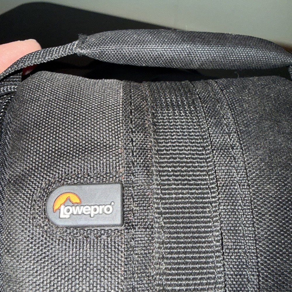 Lowepro Camera Case - Picture 3 of 4